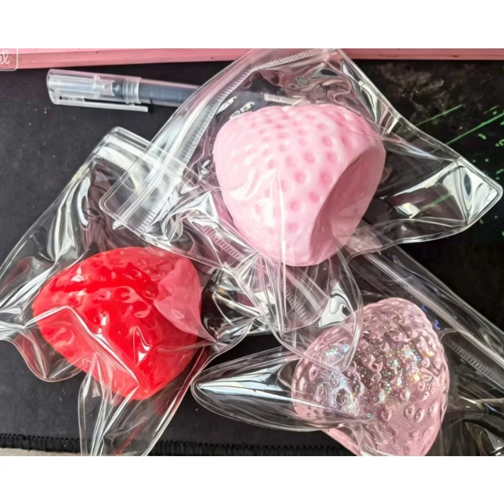 Squishy Big Strawberry Squeeze - Party Games Entertainer recensie en prijs